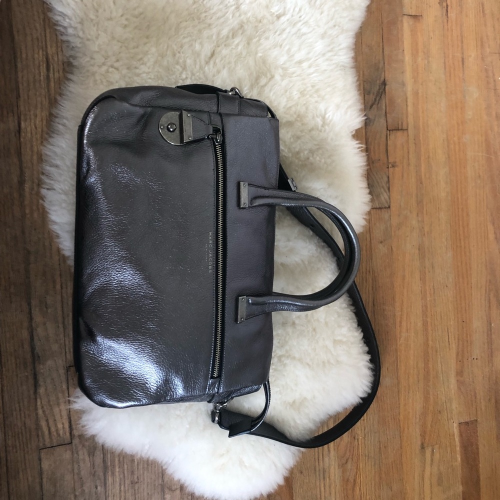 marc jacobs medium east/west leather tote silver - Picture 5 of 8